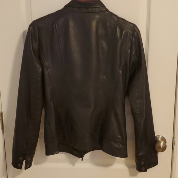 Gorgeous Leather Jacket - Picture 3 of 3